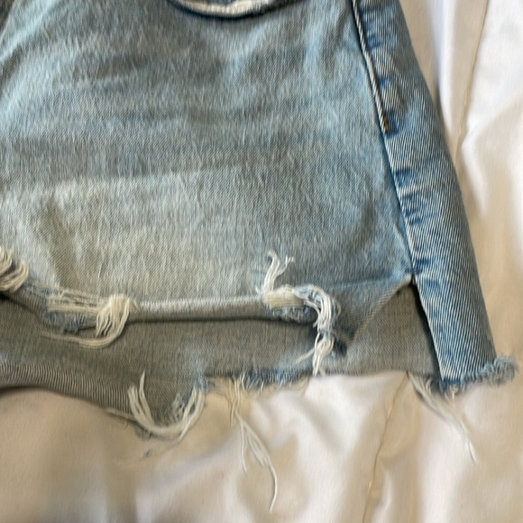 Abercrombie & Fitch The Cutoff Short High Rise Light Wash Like New Shorts 30/10 - Picture 5 of 6